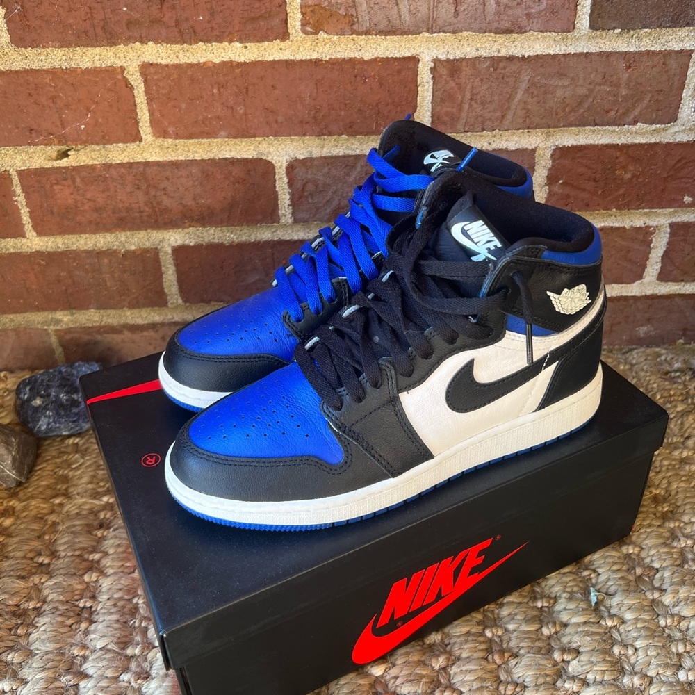 Barely worn Air Jordan 1 Retro High OG gs Royal Toe